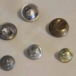 Botones metálicos para uniformes / Metal buttons for uniforms