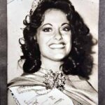 Reina Nacional_ Analía Ortiz Baeza, coronada en 1976 (s.d). Autor desconocido. Reproducción sobre papel fotográfico, 88 x 126 mm. Archivo B+M_