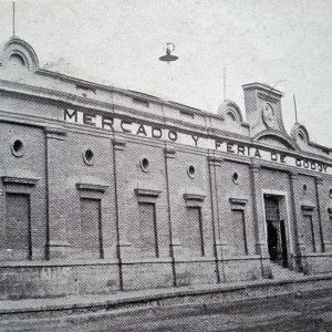 Una vista del Mercado y Feria de Godoy Cruz. Fuente: LQS, año XXI, nro. 530. Mendoza, 30 de agosto de 1941.